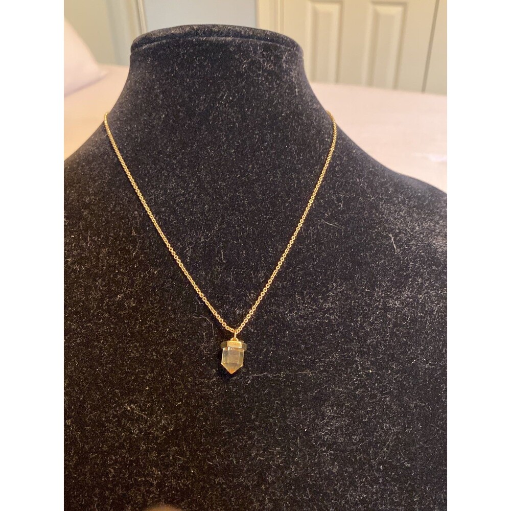 Gold Necklace with pendant